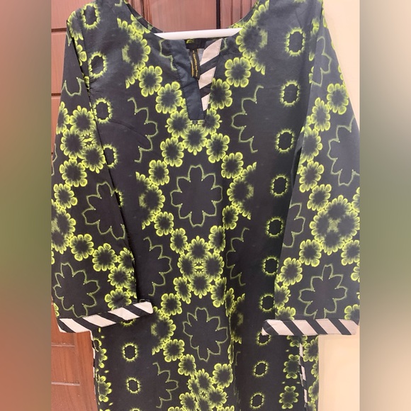 CHARIZMA Black and Green Patterned Dress - Picture 7 of 13